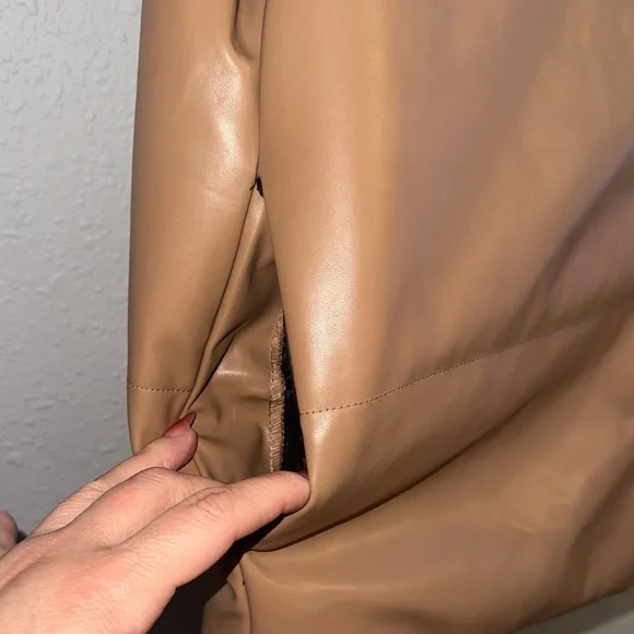 Entro Brown Puffer Vest - Picture 9 of 10